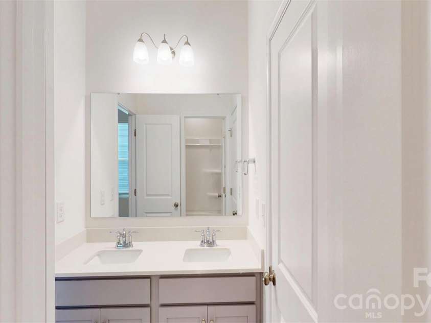 1320 Fremont Drive, Wingate, NC 28174.  MLS# CAR4326662, YatesRealty ID 16623. Secondary bathroom