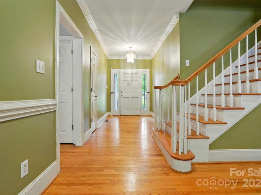 7725 Whitmire Lane, Mint Hill, NC 28227.  MLS# CAR4265038, YatesRealty ID 16623. Entryway