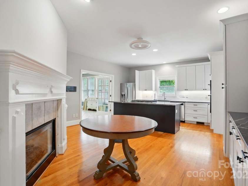 7725 Whitmire Lane, Mint Hill, NC 28227.  MLS# CAR4265038, YatesRealty ID 16623. Kitchen