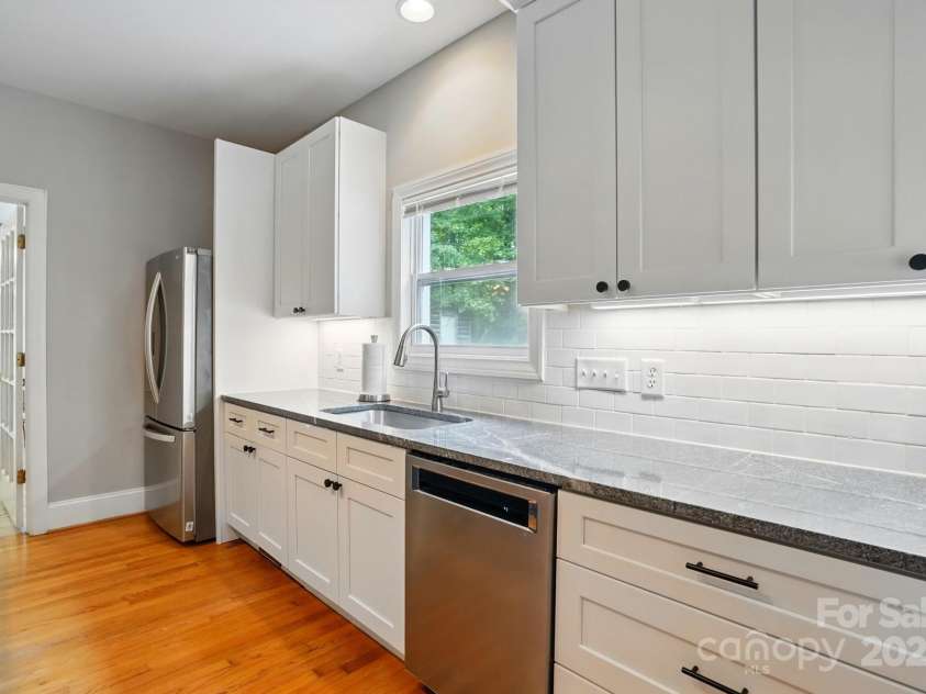 7725 Whitmire Lane, Mint Hill, NC 28227.  MLS# CAR4265038, YatesRealty ID 16623. Kitchen