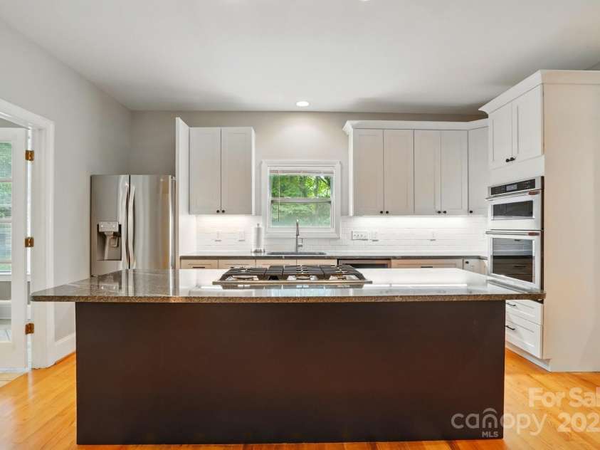 7725 Whitmire Lane, Mint Hill, NC 28227.  MLS# CAR4265038, YatesRealty ID 16623. Kitchen