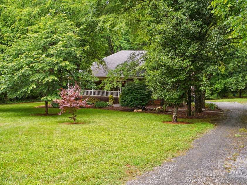 7725 Whitmire Lane, Mint Hill, NC 28227.  MLS# CAR4265038, YatesRealty ID 16623. Welcome!