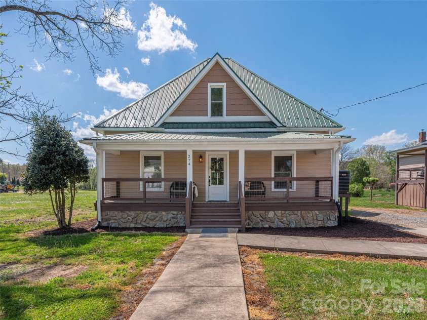 274 Charles Street, Clyde, NC 28721.  MLS# CAR4376057, YatesRealty ID 16626. 