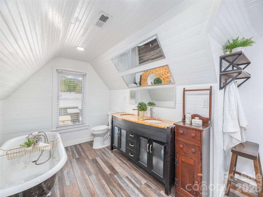 274 Charles Street, Clyde, NC 28721.  MLS# CAR4376057, YatesRealty ID 16626. 