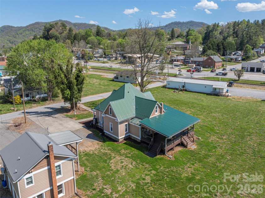 274 Charles Street, Clyde, NC 28721.  MLS# CAR4376057, YatesRealty ID 16626. 