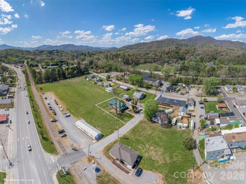 274 Charles Street, Clyde, NC 28721.  MLS# CAR4376057, YatesRealty ID 16626. 