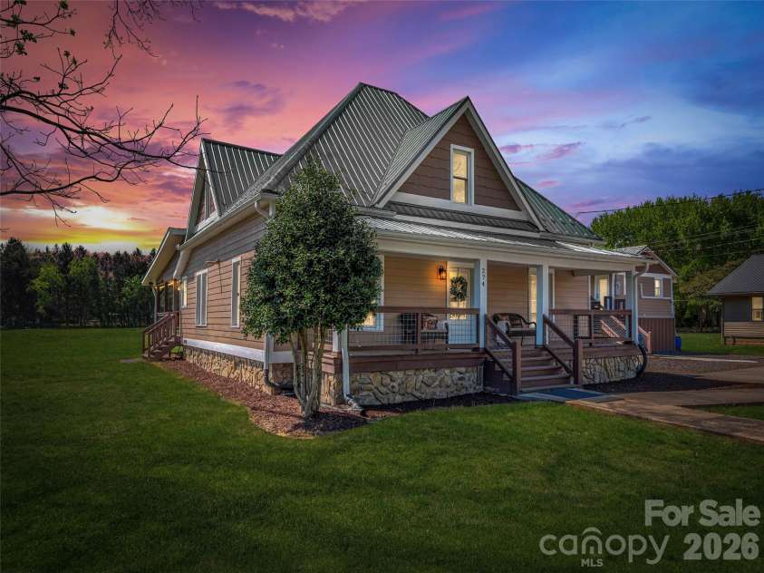 274 Charles Street, Clyde, NC 28721.  MLS# CAR4376057, YatesRealty ID 16626. 