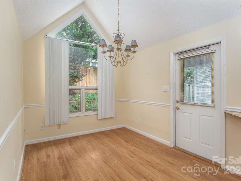 7 Silver Place, Black Mountain, NC 28711.  MLS# CAR4288938, YatesRealty ID 16627. 