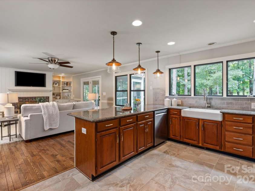 516 Amanda Drive, Weddington, NC 28104.  MLS# CAR4262831, YatesRealty ID 16628. 