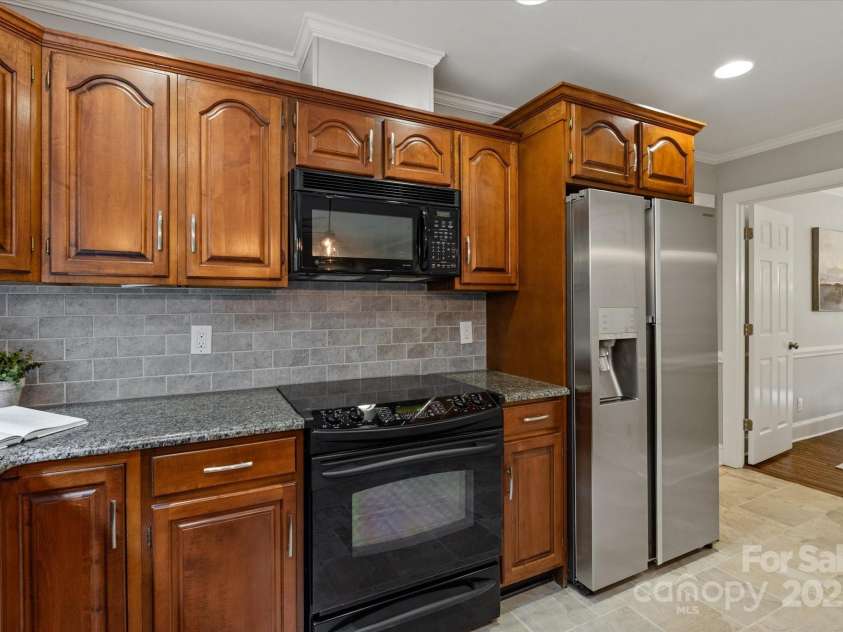 516 Amanda Drive, Weddington, NC 28104.  MLS# CAR4262831, YatesRealty ID 16628. 
