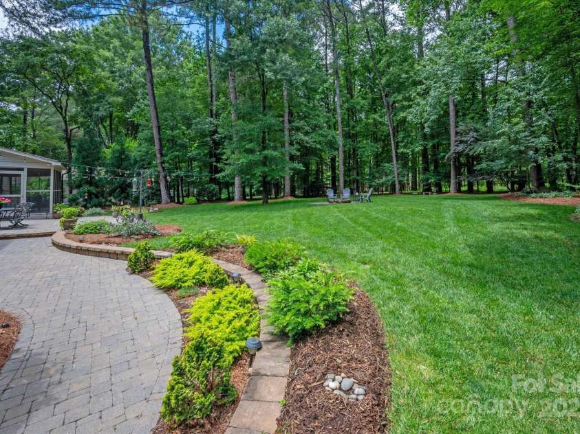 516 Amanda Drive, Weddington, NC 28104.  MLS# CAR4262831, YatesRealty ID 16628. 