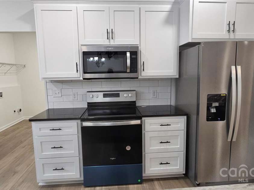 536 Robinhood Road, Maiden, NC 28650.  MLS# CAR4198917, YatesRealty ID 16629. 