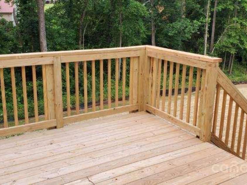 536 Robinhood Road, Maiden, NC 28650.  MLS# CAR4198917, YatesRealty ID 16629. 