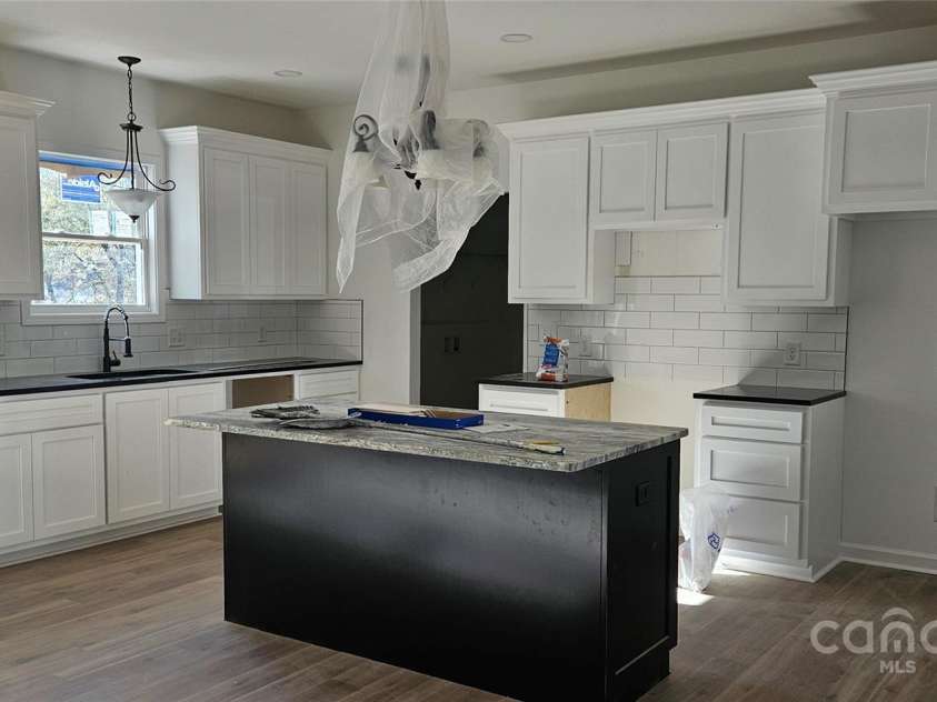 536 Robinhood Road, Maiden, NC 28650.  MLS# CAR4198917, YatesRealty ID 16629. 