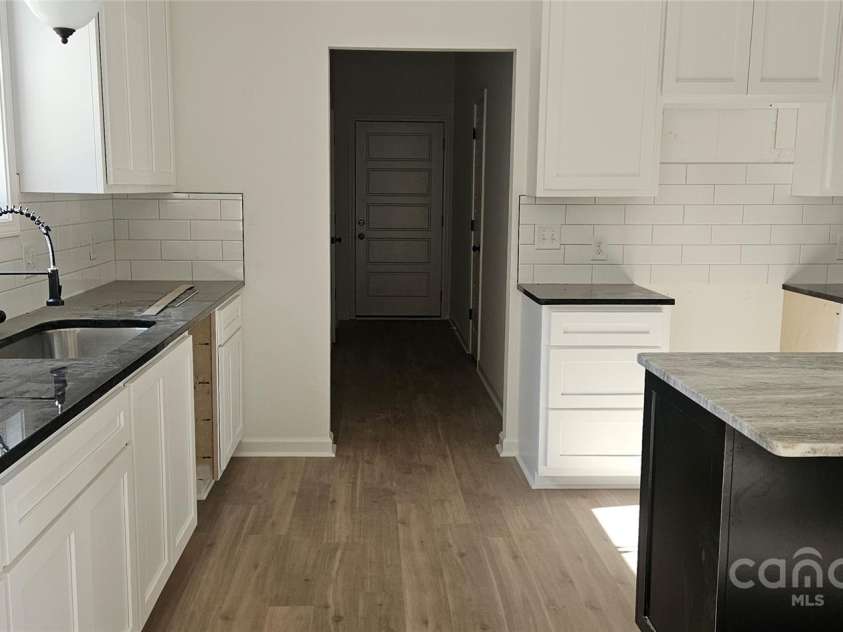 536 Robinhood Road, Maiden, NC 28650.  MLS# CAR4198917, YatesRealty ID 16629. 