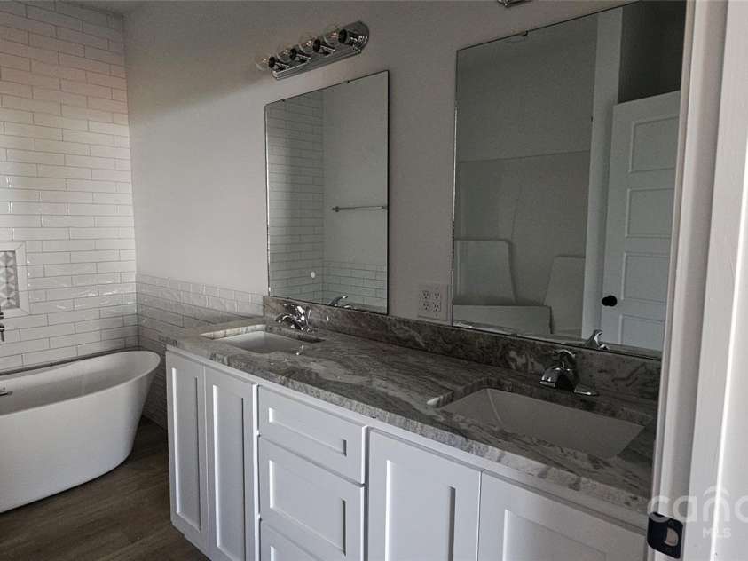 536 Robinhood Road, Maiden, NC 28650.  MLS# CAR4198917, YatesRealty ID 16629. 