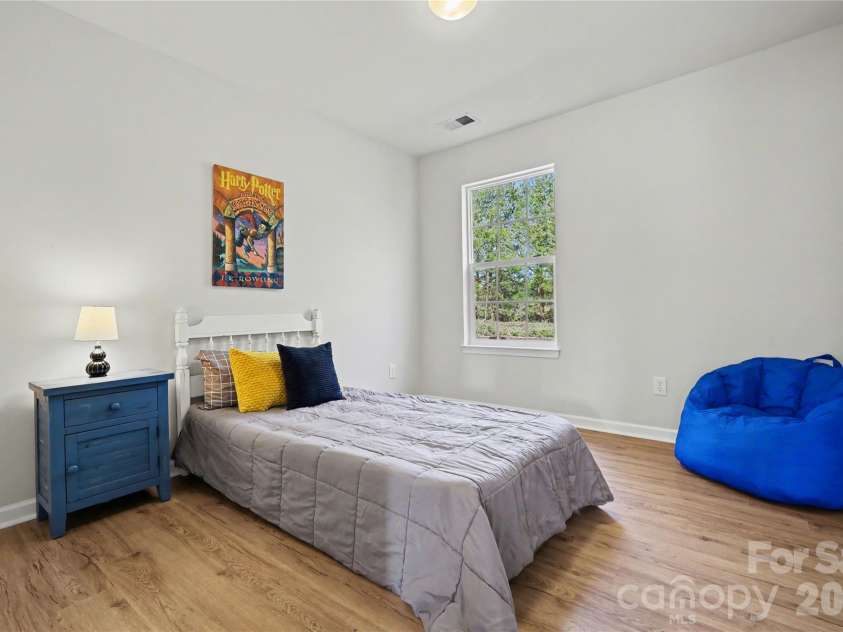 6930 Beverly Springs Drive, Charlotte, NC 28270.  MLS# CAR4363174, YatesRealty ID 16629. 