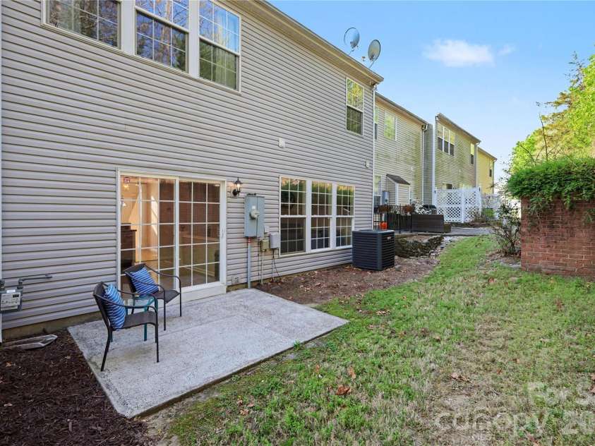 6930 Beverly Springs Drive, Charlotte, NC 28270.  MLS# CAR4363174, YatesRealty ID 16629. 