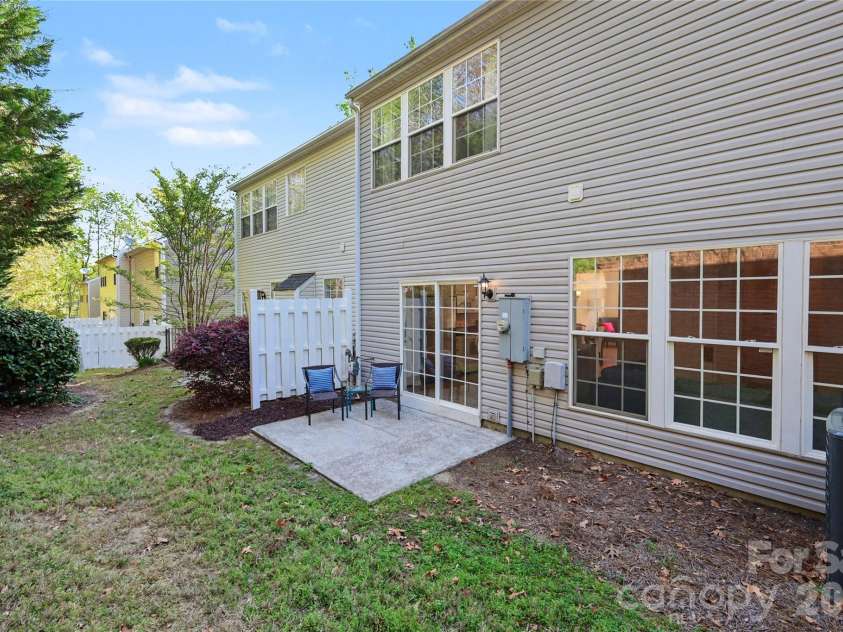 6930 Beverly Springs Drive, Charlotte, NC 28270.  MLS# CAR4363174, YatesRealty ID 16629. 