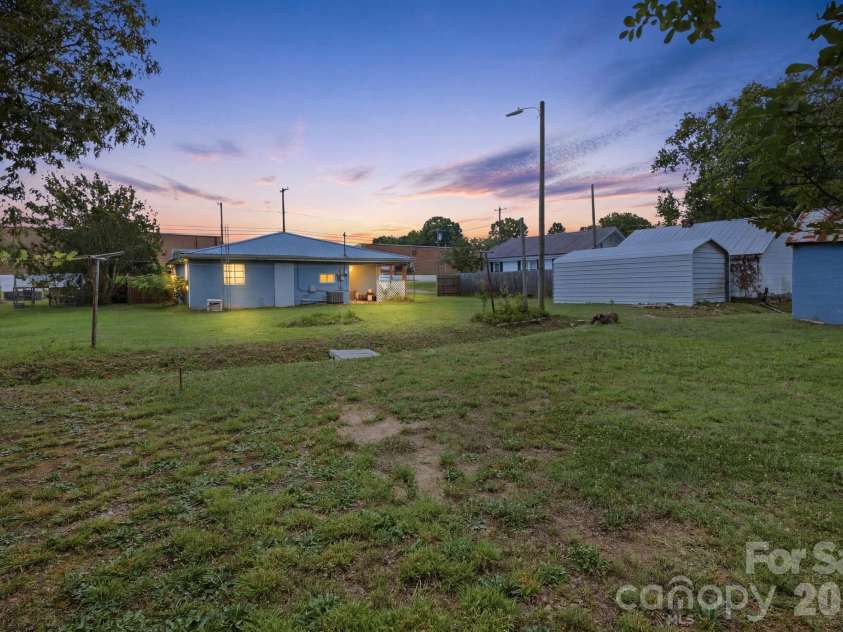 3948 Main Avenue Drive, Hickory, NC 28601.  MLS# CAR4397818, YatesRealty ID 1663. 