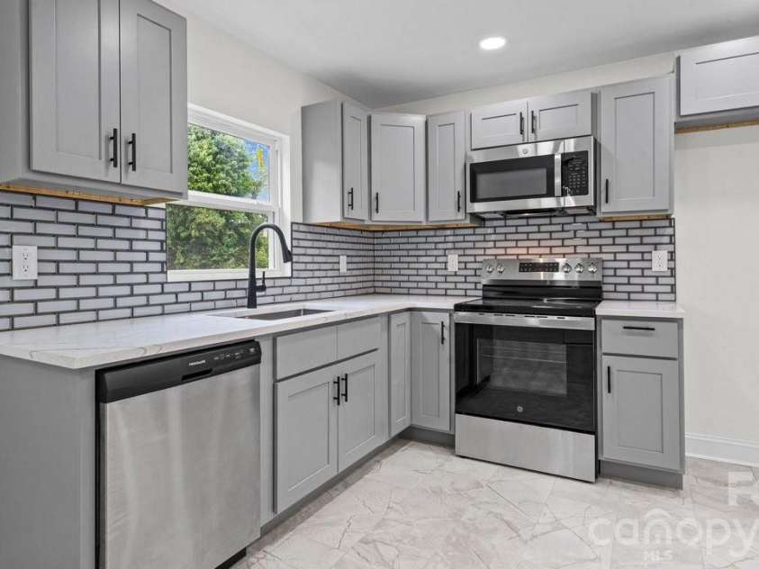 102 Carolina Avenue, Bessemer City, NC 28016.  MLS# CAR4366712, YatesRealty ID 16630. 