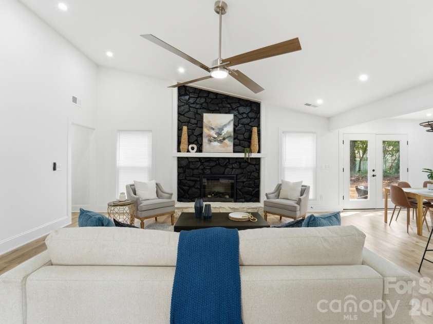 4706 Cricklewood Lane, Charlotte, NC 28212.  MLS# CAR4373914, YatesRealty ID 16631. 