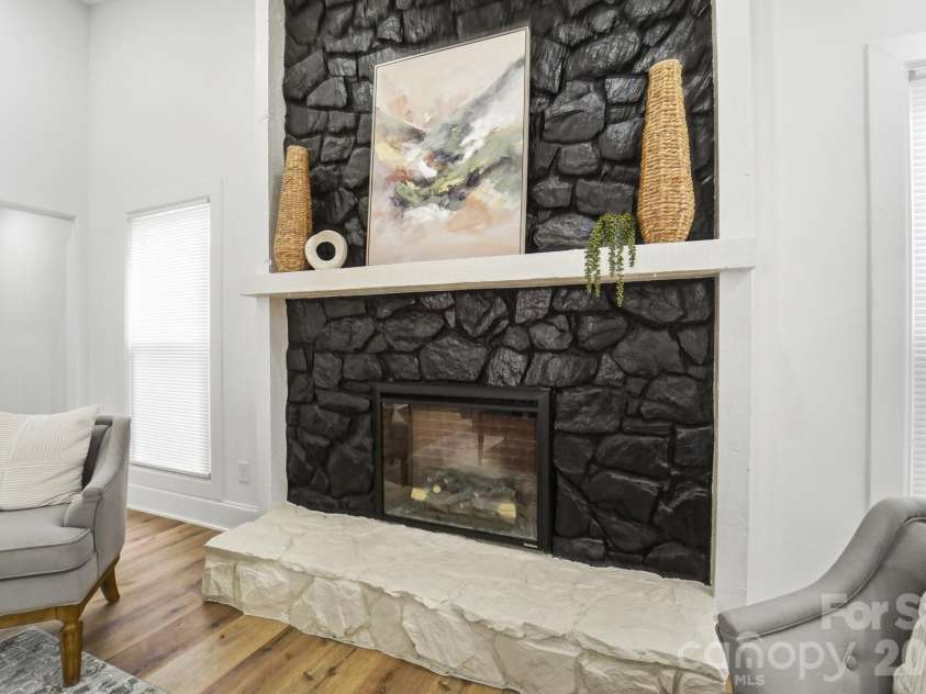 4706 Cricklewood Lane, Charlotte, NC 28212.  MLS# CAR4373914, YatesRealty ID 16631. 