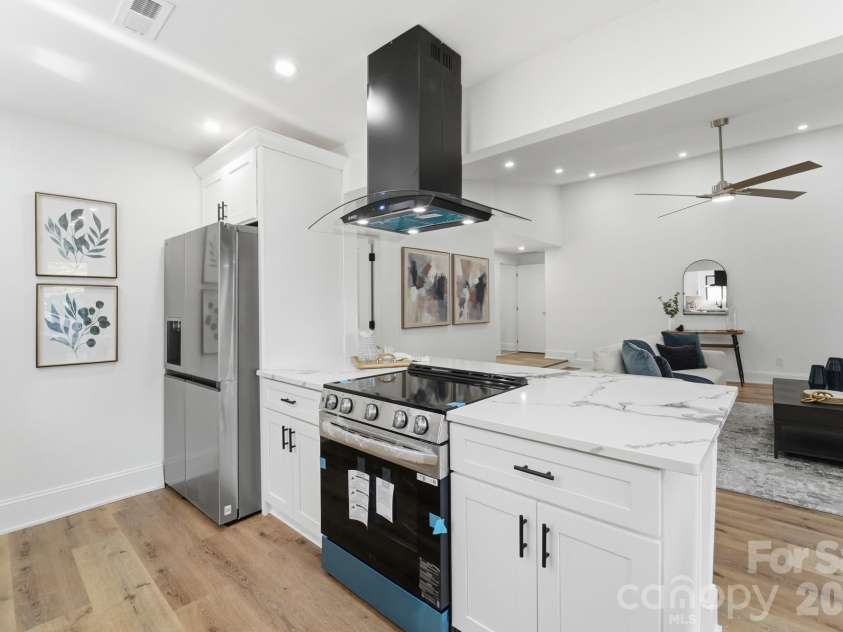 4706 Cricklewood Lane, Charlotte, NC 28212.  MLS# CAR4373914, YatesRealty ID 16631. 