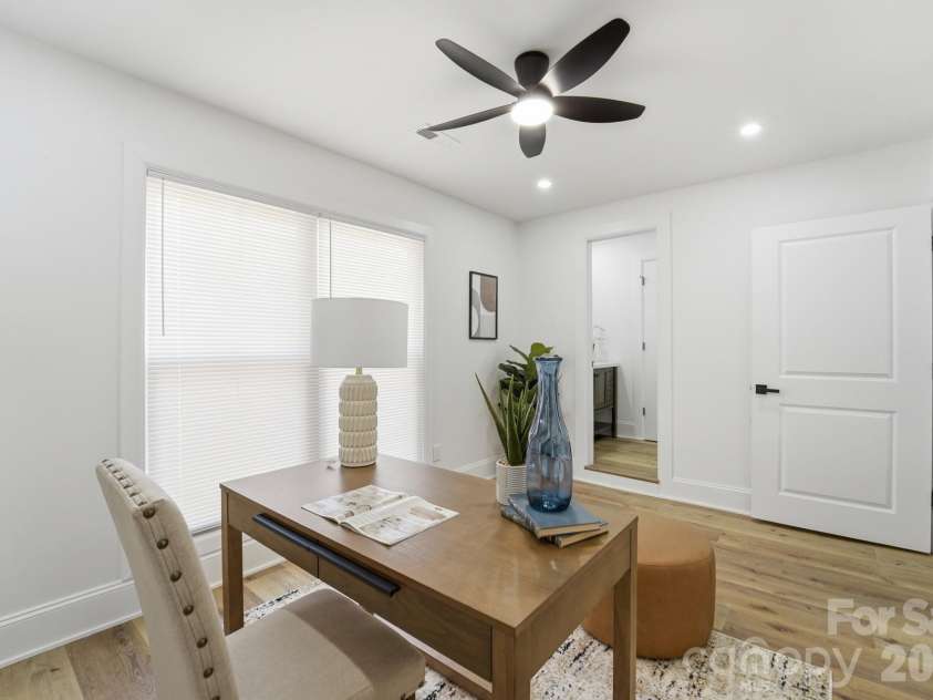 4706 Cricklewood Lane, Charlotte, NC 28212.  MLS# CAR4373914, YatesRealty ID 16631. 