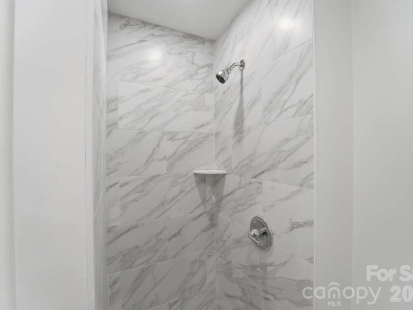 4706 Cricklewood Lane, Charlotte, NC 28212.  MLS# CAR4373914, YatesRealty ID 16631. 