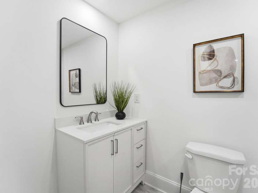 4706 Cricklewood Lane, Charlotte, NC 28212.  MLS# CAR4373914, YatesRealty ID 16631. 