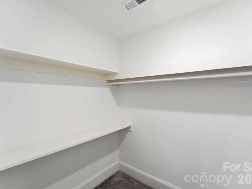 4706 Cricklewood Lane, Charlotte, NC 28212.  MLS# CAR4373914, YatesRealty ID 16631. 