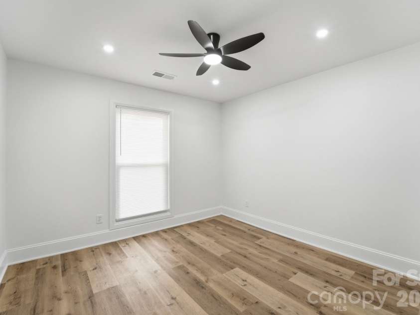 4706 Cricklewood Lane, Charlotte, NC 28212.  MLS# CAR4373914, YatesRealty ID 16631. 
