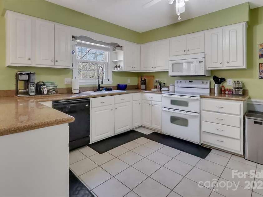 171 Carver Lane, Forest City, NC 28043.  MLS# CAR4215333, YatesRealty ID 16633. 