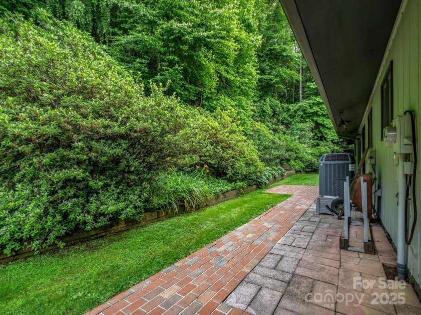 24 Middlemount Drive, Pisgah Forest, NC 28768.  MLS# CAR4245556, YatesRealty ID 16634. 