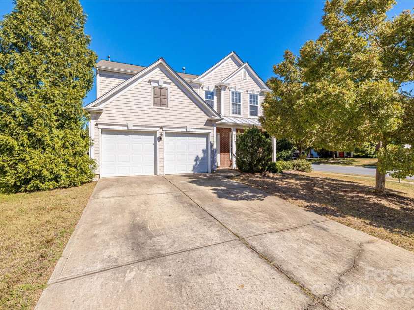 2802 Azalea Hills Drive, Charlotte, NC 28262.  MLS# CAR4257727, YatesRealty ID 16635. 