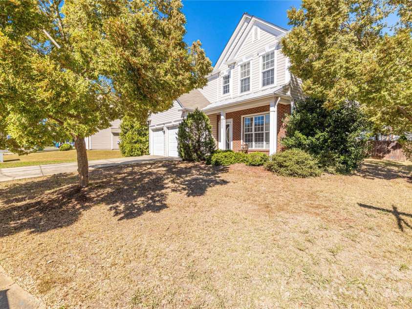 2802 Azalea Hills Drive, Charlotte, NC 28262.  MLS# CAR4257727, YatesRealty ID 16635. 