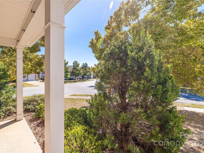 2802 Azalea Hills Drive, Charlotte, NC 28262.  MLS# CAR4257727, YatesRealty ID 16635. 