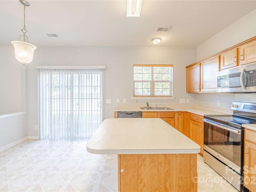 2802 Azalea Hills Drive, Charlotte, NC 28262.  MLS# CAR4257727, YatesRealty ID 16635. 
