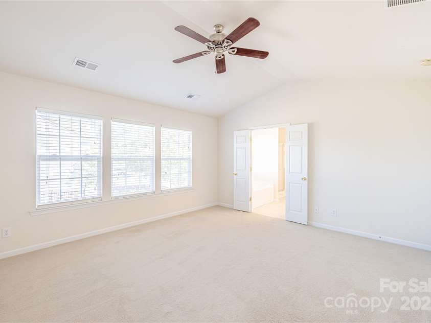 2802 Azalea Hills Drive, Charlotte, NC 28262.  MLS# CAR4257727, YatesRealty ID 16635. 