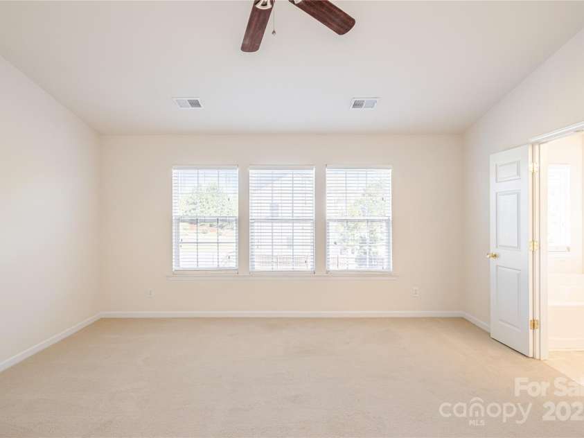 2802 Azalea Hills Drive, Charlotte, NC 28262.  MLS# CAR4257727, YatesRealty ID 16635. 