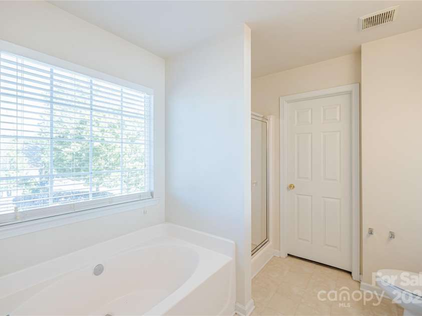 2802 Azalea Hills Drive, Charlotte, NC 28262.  MLS# CAR4257727, YatesRealty ID 16635. 