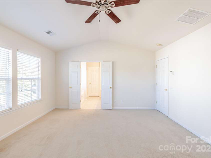 2802 Azalea Hills Drive, Charlotte, NC 28262.  MLS# CAR4257727, YatesRealty ID 16635. 