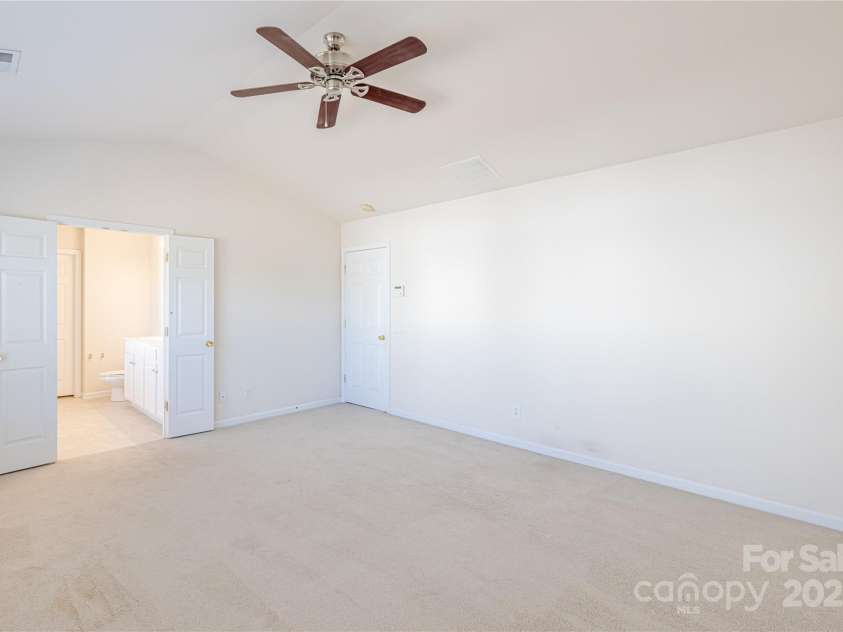 2802 Azalea Hills Drive, Charlotte, NC 28262.  MLS# CAR4257727, YatesRealty ID 16635. 