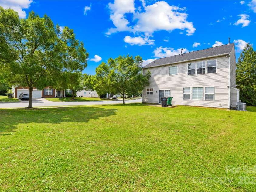 2802 Azalea Hills Drive, Charlotte, NC 28262.  MLS# CAR4257727, YatesRealty ID 16635. 