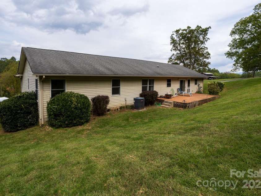 9 Lorena Drive, Asheville, NC 28806.  MLS# CAR4225982, YatesRealty ID 16635. 