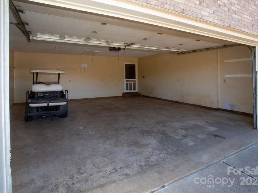9 Lorena Drive, Asheville, NC 28806.  MLS# CAR4225982, YatesRealty ID 16635. 