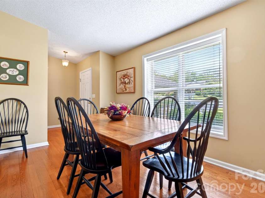 54 Deer Run Drive, Marion, NC 28752.  MLS# CAR4366901, YatesRealty ID 16636. Front entry is open up to dining area