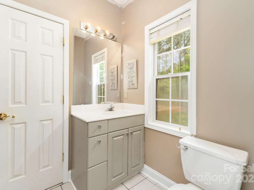 7525 Windy Pine Circle, Denver, NC 28037.  MLS# CAR4250896, YatesRealty ID 16636. 