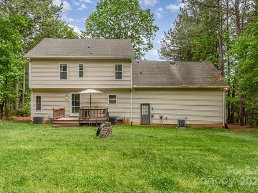 7525 Windy Pine Circle, Denver, NC 28037.  MLS# CAR4250896, YatesRealty ID 16636. 